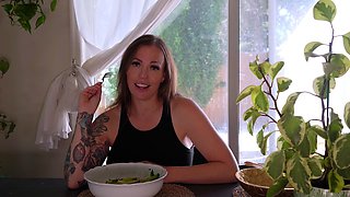 Blonde tight pussy babe solo toy fun in glamour masturbation