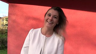 Blondie shows her insane body and gets fucked in public