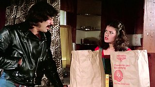 Amateur women fuck guy in amateur group sex porn