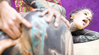 Dirty Dreaz featuring Anuskatzz's anal prolapse scene
