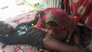 Fresh bhabhi ne khana banaa kar bulane aaya to chudai ki