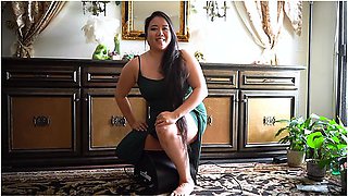 Dominatrix Mara - Miss Mara Tests 3 New Attachments - A Motorbunny Unboxing