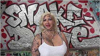 Snake Dave - Porno Casting Mit Dem Tattoo Model Jeanny Aus Berlin