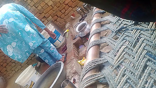 Desi newly bhabhi bathing mms