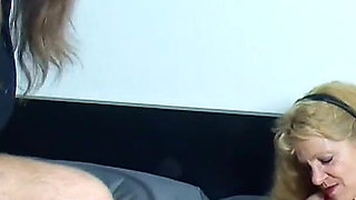 German sex psychologist is at the couple's side with advice and action