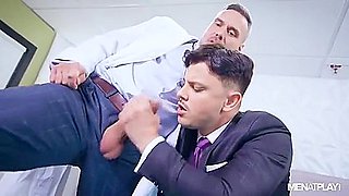 Taking Naked Advantage Of My Patients Crevice !