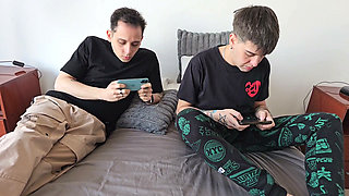 Gamer boys fuck her in her first amateur threesome