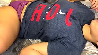 Mulher brasileira com bunda grande transa com pau enorme em