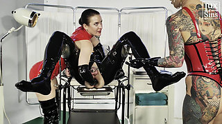 Latex Double Domme Fisting & Anal Stretching Miss Flora, Mistress Youko & Maz Morbid