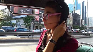 Sexy Thai MILF amateur fuck on video