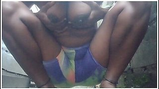 Ebony Milf Puts On A Show Outdoors