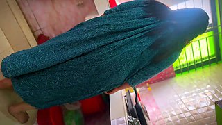 MILF Hot Big Ass Stepmom Cooking In Kitchen & i see her