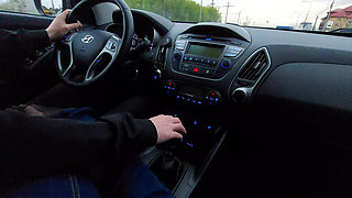 Amateur MILF in Jeans and Nylon Socks Gives a Taxi Driver a Footjob