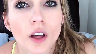 JOI Amateur Webcam Girl Masturbating in Gym Clothes