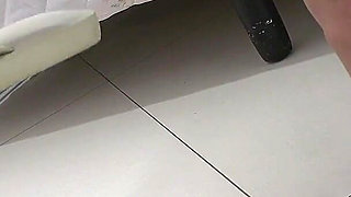 Grazy Dangling Feet