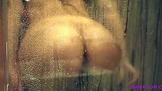 Sanktor Redhead MILF Is Masturbation in the Shower