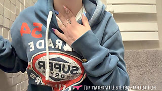 Vends-ta-culotte - Gorgeous French student does a steamy striptease in her bathroom