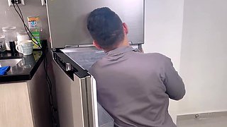 Electrician’s Quick Latina Fuck Before He Leaves