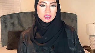 JOI Arabic in Abaya