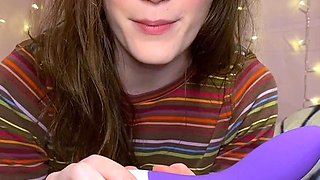 Hot amateur webcam teen masturbates for their fans