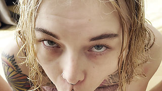 I Got Horny After Shower and Gave My Roommate a Blowjob