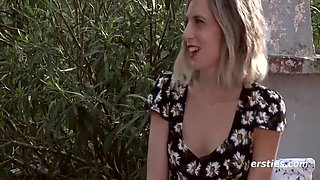 Cute Amateur Girl Masturbates With A Vibrating Dildo