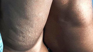 Neha Bhabhi Ki Jawani Gandi Gandi Baat kar rahi use headphones