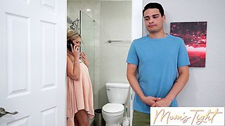 Femaleorgasm action with romantic Ellie Tay and Leo Valentino from MomLover.com