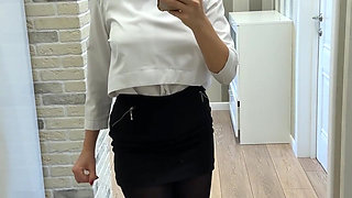 Giantess Crushing in Pantyhose and High Heels