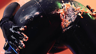 Sexy latex fetish video birthday cake splosh!