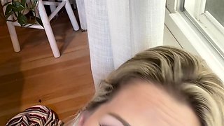 Hot amateur blonde pregnant toying her pussy solo