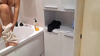 Looking for My Teen Step Sister and Jacking Off