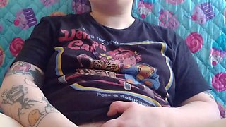 Close up amateur beauty uses her toy to masturbates