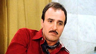 Curvy brunette latina gives a blowjob and handjob