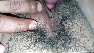 I put my mother-in-law's cock and came out of her hairy pussy