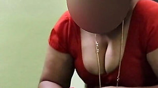 Desi Aunty After Fucking Resting & Eating Snacks & Icecream Spill Sucked on Breast