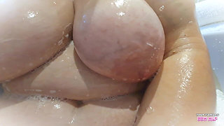 Aunty in the Bath (homemade Wife MILF PAWG BBW Fetish Mature Amateur)