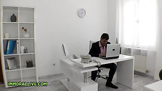 Pulchritudinous Lady Dee at cumshot dirt