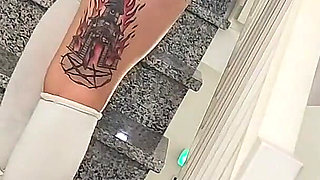 Risky Public Naked Chubby in the Building Pissing Outdoor