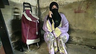 Syrian Refugee Caught By German Landlord - ANAL FICKEN