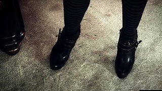 Teen vixen offers up tight wet pussy for hardcore experience