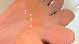 Live Cam: Oiled and Wrinkled Soles