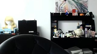 Amateur Webcam Cute Teen Plays Solo with Big Dildo