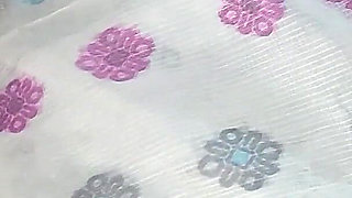 Bangladeshi girl means her juicy pussy in the saree.