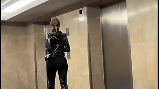 Lady Eve Rest in the Hotel