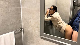 The boss fucked a lustful secretary in the toilet