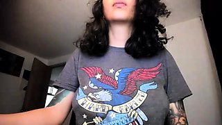 Big boob brunette masturbates on webcam