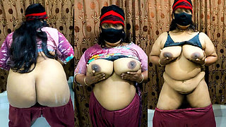 Desi Nude Show: Bangladeshi Girl Fingering and Dirty Talk in Bengali