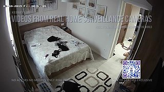 milf masturbating in front of her phone