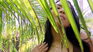 Perfect big ass Filipina MILF Jada Kai